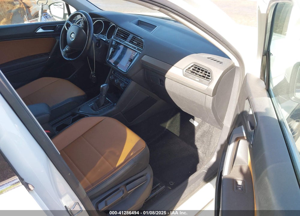 2018 VOLKSWAGEN TIGUAN 2.0T SE/2.0T SEL VIN: 3VV3B7AX5JM221282