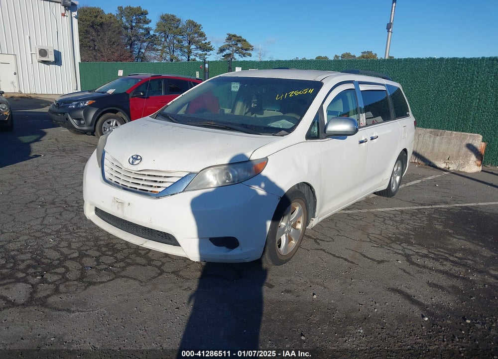 2013 TOYOTA SIENNA LE V6 8 PASSENGER VIN: 5TDKK3DC7DS330262