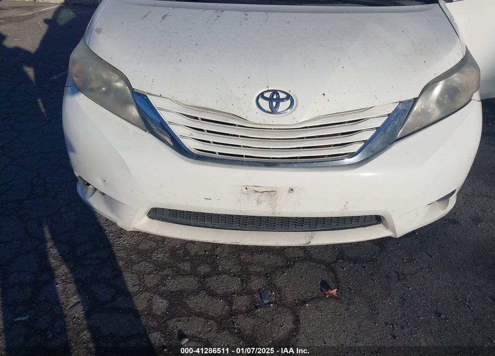 2013 TOYOTA SIENNA LE V6 8 PASSENGER VIN: 5TDKK3DC7DS330262