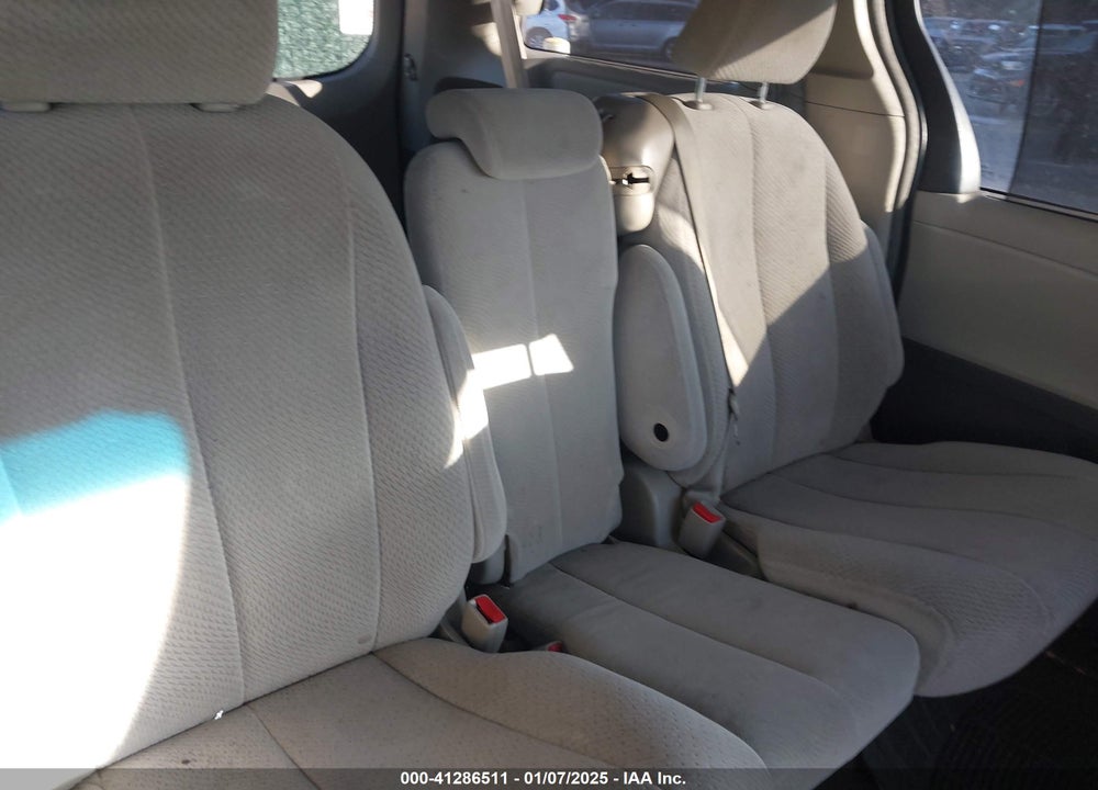 2013 TOYOTA SIENNA LE V6 8 PASSENGER VIN: 5TDKK3DC7DS330262
