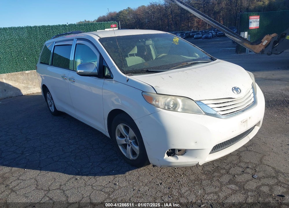 2013 TOYOTA SIENNA LE V6 8 PASSENGER VIN: 5TDKK3DC7DS330262