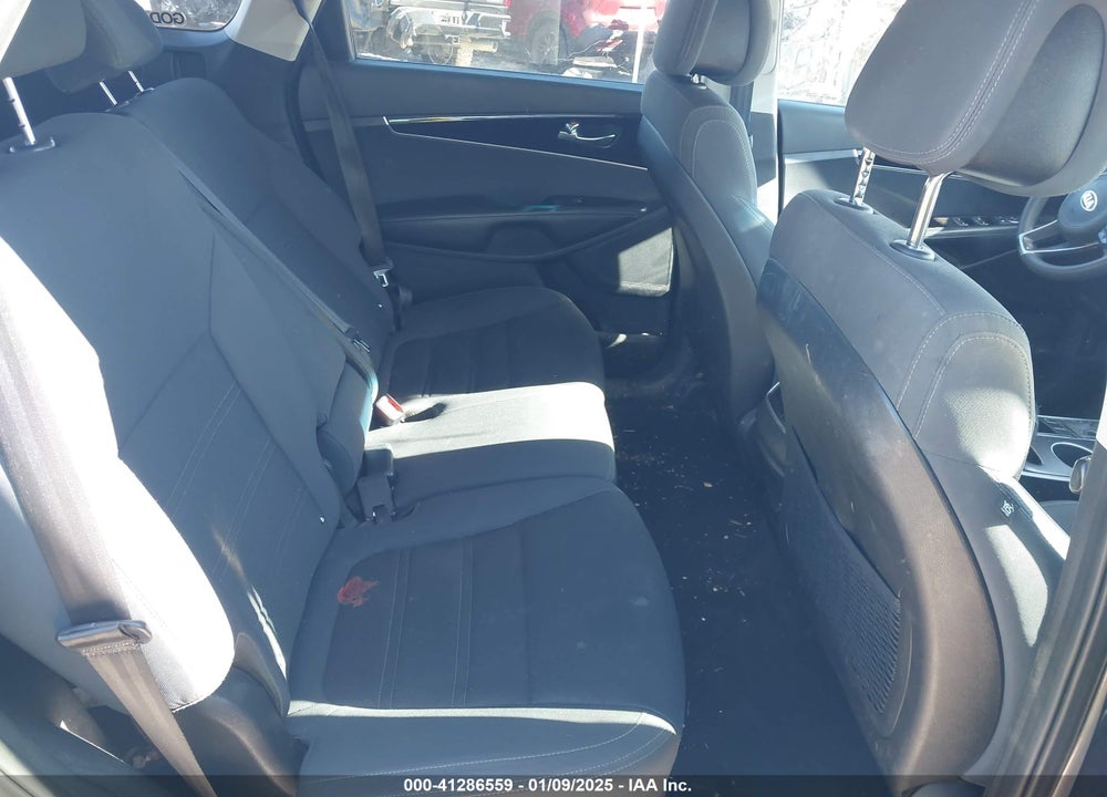 2016 KIA SORENTO 2.4L L VIN: 5XYPG4A30GG166873