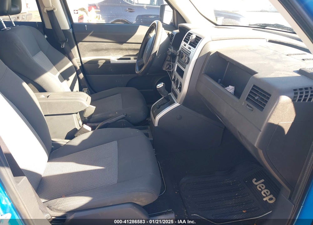 2008 JEEP PATRIOT SPORT VIN: 1J8FT28W98D554138