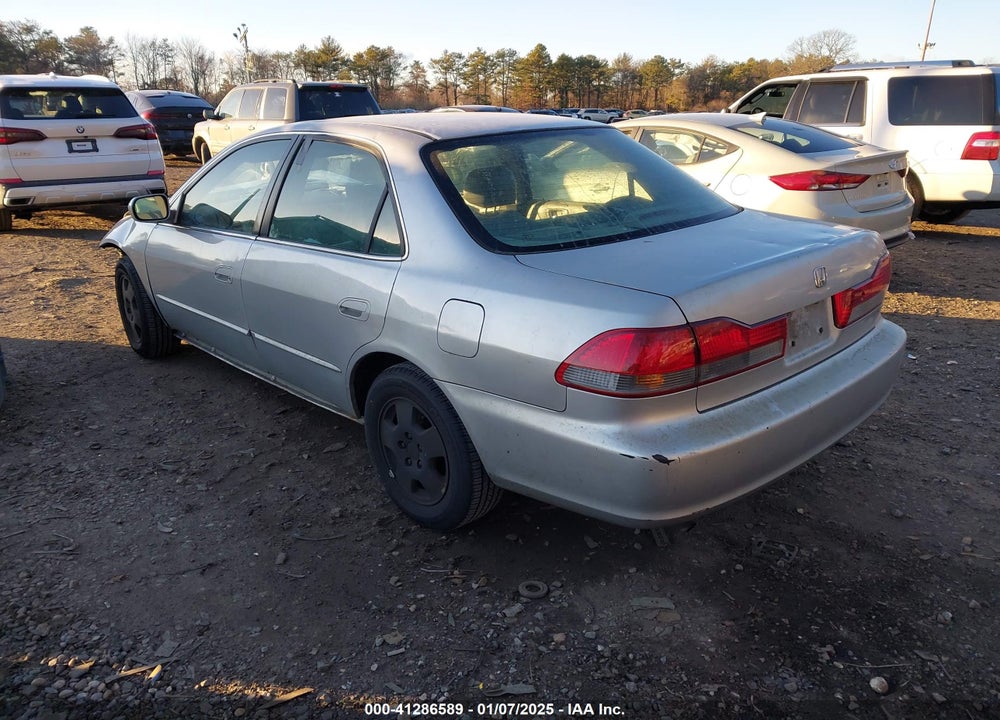 2002 HONDA ACCORD 3.0 EX VIN: 1HGCG16572A079120