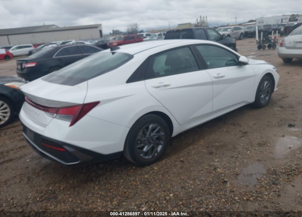 2024 HYUNDAI ELANTRA SEL VIN: KMHLM4DG0RU651730