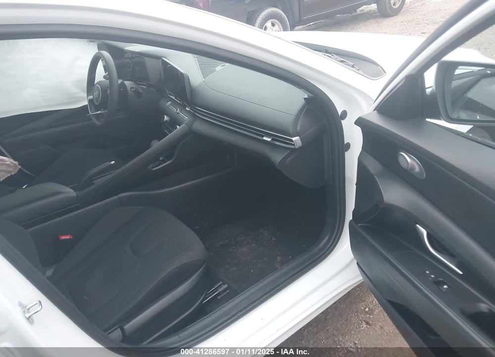 2024 HYUNDAI ELANTRA SEL VIN: KMHLM4DG0RU651730