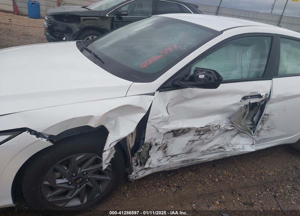 2024 HYUNDAI ELANTRA SEL VIN: KMHLM4DG0RU651730
