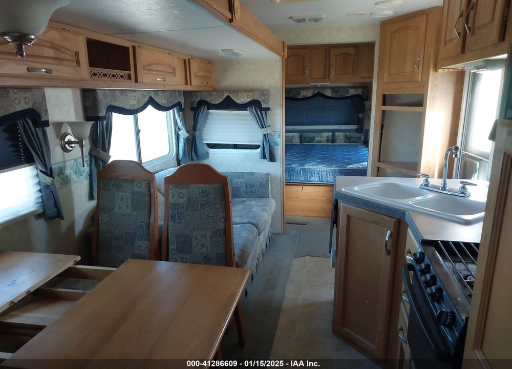 2006 HOLIDAY RAMBLER SAVOY VIN: 1KB1B1J296E165874