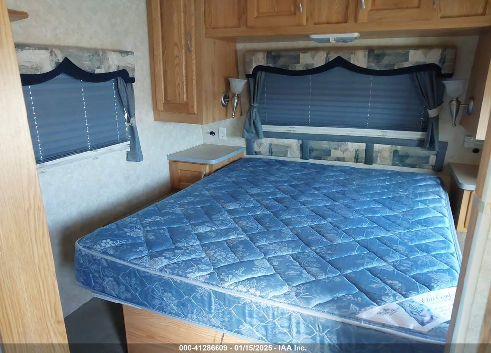 2006 HOLIDAY RAMBLER SAVOY VIN: 1KB1B1J296E165874