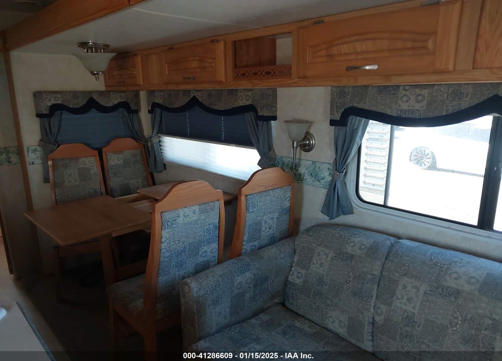 2006 HOLIDAY RAMBLER SAVOY VIN: 1KB1B1J296E165874