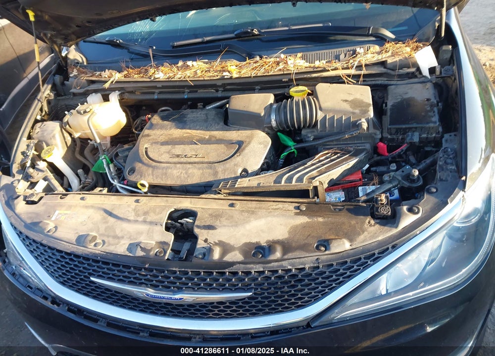 2020 CHRYSLER PACIFICA TOURING L VIN: 2C4RC1BG3LR224212