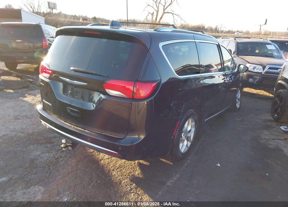 2020 CHRYSLER PACIFICA TOURING L VIN: 2C4RC1BG3LR224212