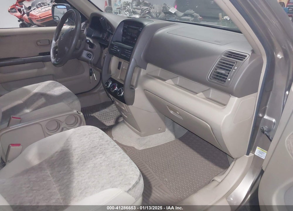 2005 HONDA CR-V LX VIN: JHLRD68565C001712