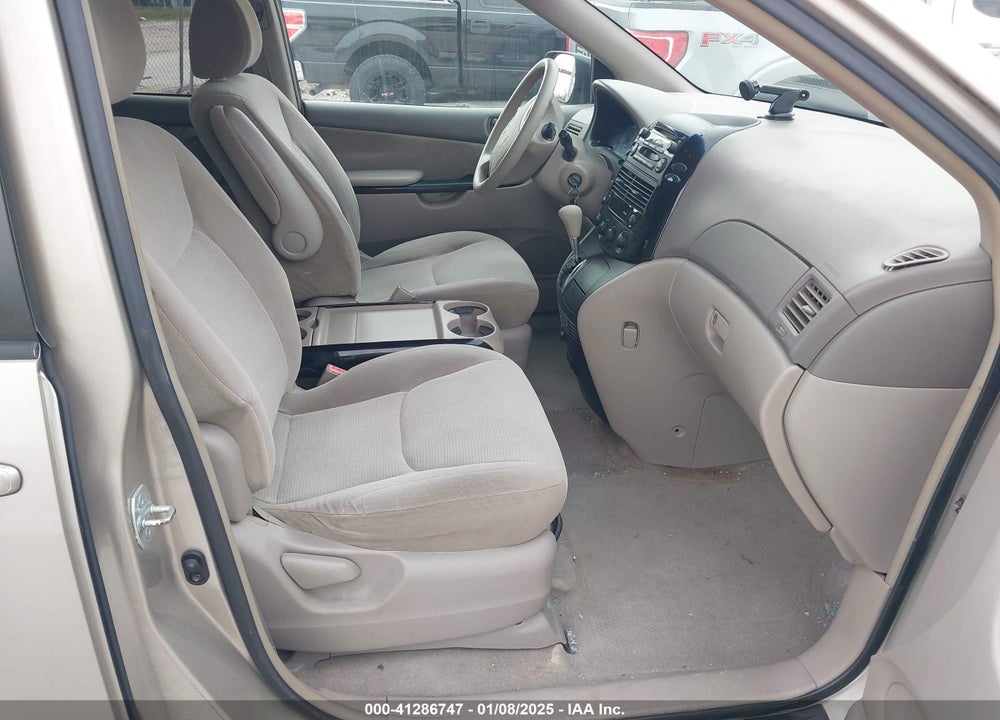 2004 TOYOTA SIENNA LE VIN: 5TDZA23C74S027267