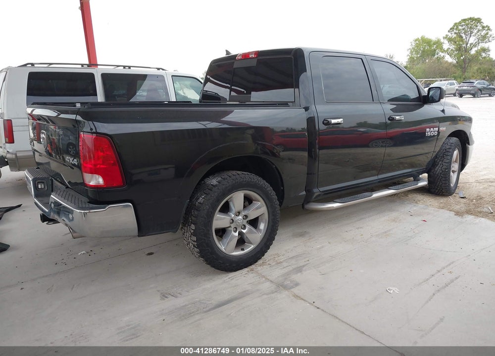 2018 RAM 1500 VIN: 1C6RR7LT5JS343332