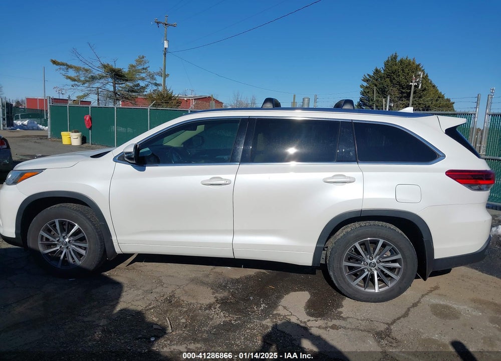 2017 TOYOTA HIGHLANDER XLE VIN: 5TDJZRFH8HS404300