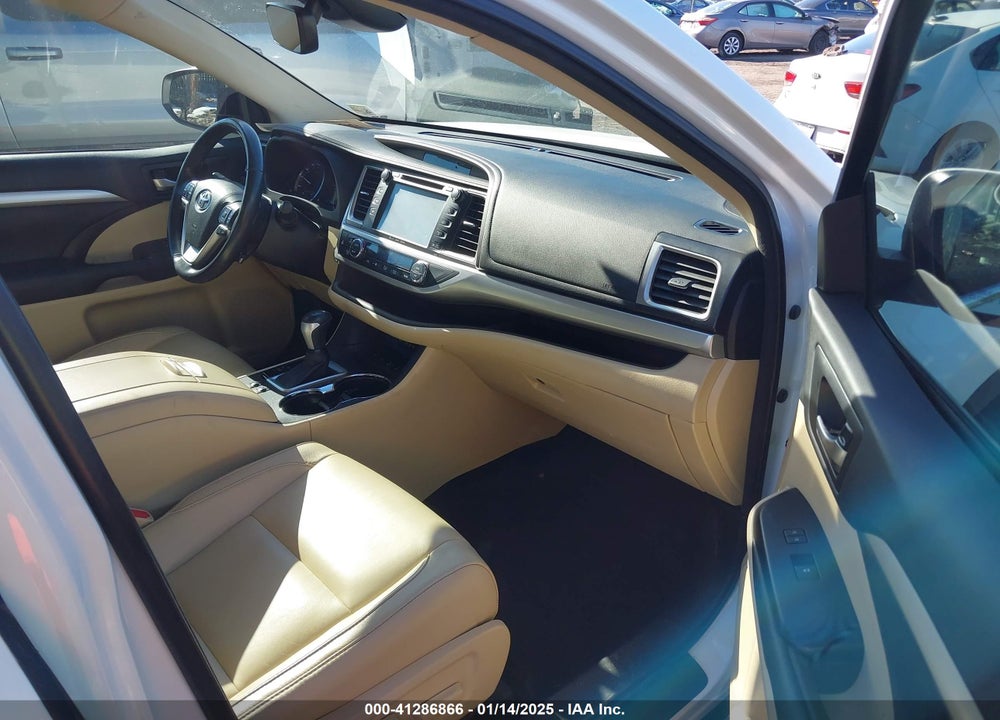 2017 TOYOTA HIGHLANDER XLE VIN: 5TDJZRFH8HS404300