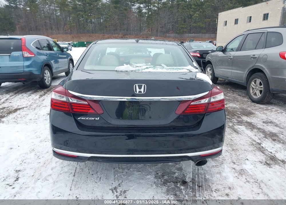 2017 HONDA ACCORD EX-L VIN: 1HGCR2F82HA112222