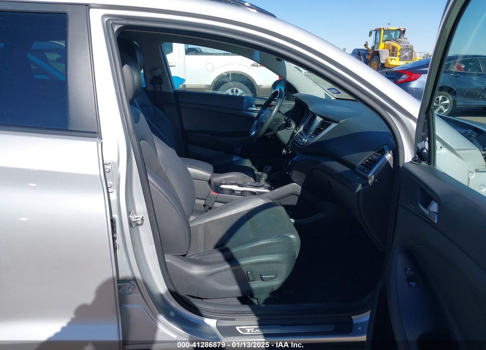 2016 HYUNDAI TUCSON LIMITED VIN: KM8J3CA27GU220781