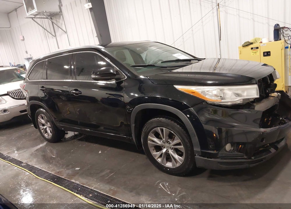 2014 TOYOTA HIGHLANDER XLE V6 VIN: 5TDJKRFH2ES029648