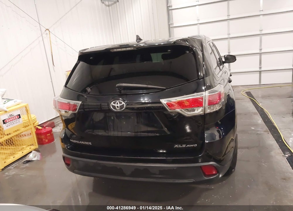 2014 TOYOTA HIGHLANDER XLE V6 VIN: 5TDJKRFH2ES029648
