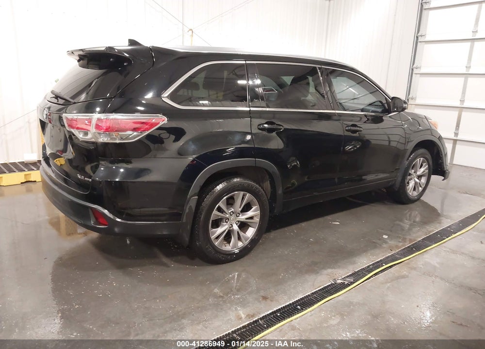 2014 TOYOTA HIGHLANDER XLE V6 VIN: 5TDJKRFH2ES029648