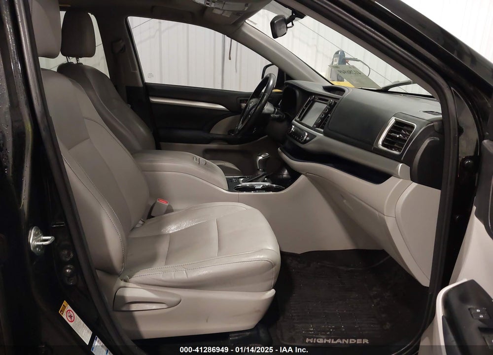 2014 TOYOTA HIGHLANDER XLE V6 VIN: 5TDJKRFH2ES029648