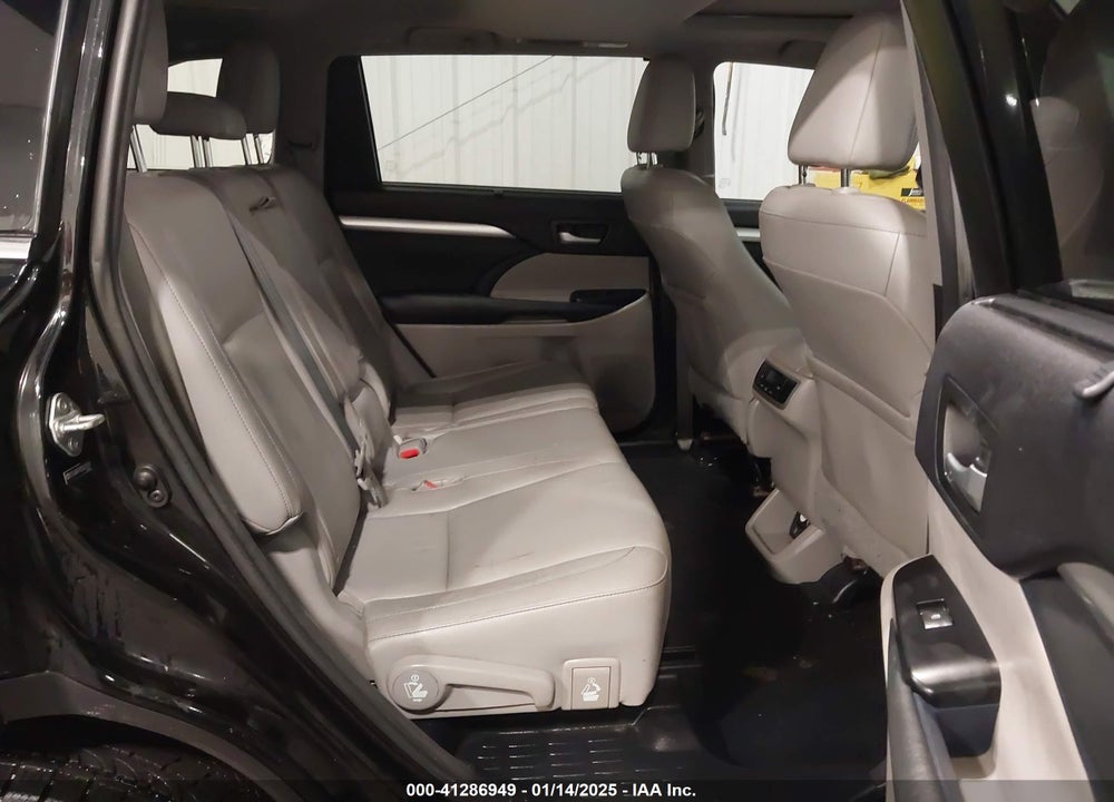 2014 TOYOTA HIGHLANDER XLE V6 VIN: 5TDJKRFH2ES029648