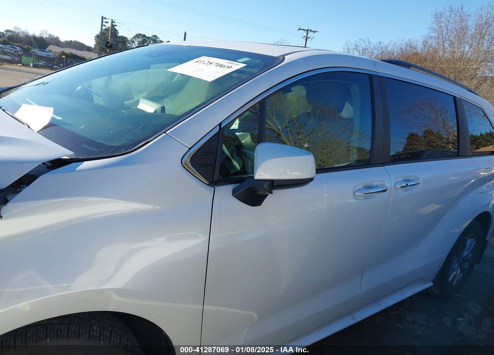 2024 TOYOTA SIENNA XLE VIN: 5TDYRKEC4RS221926