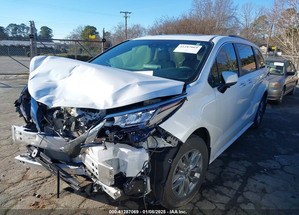 2024 TOYOTA SIENNA XLE VIN: 5TDYRKEC4RS221926