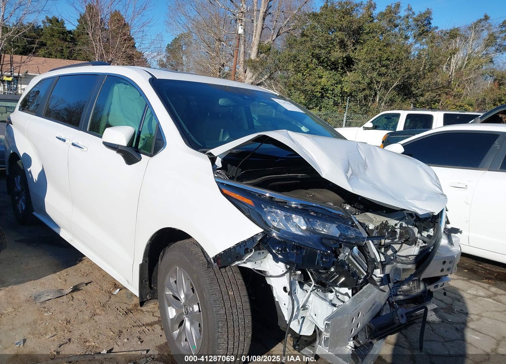2024 TOYOTA SIENNA XLE VIN: 5TDYRKEC4RS221926