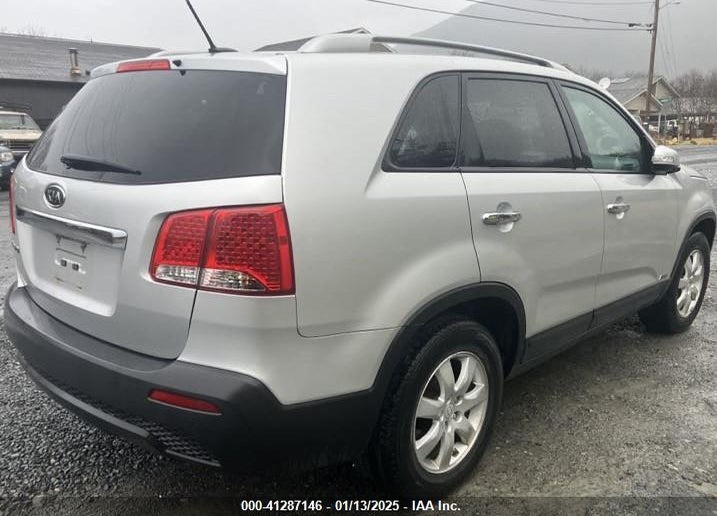 2011 KIA SORENTO LX V6 VIN: 5XYKTDA27BG136890