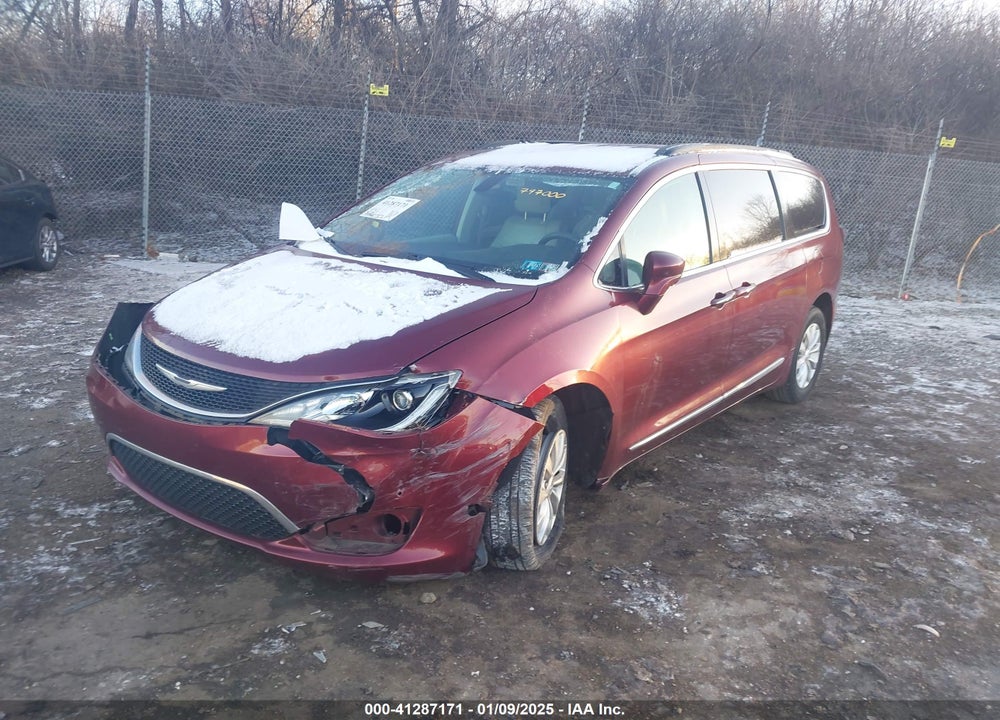 2017 CHRYSLER PACIFICA TOURING L VIN: 2C4RC1BG4HR797000
