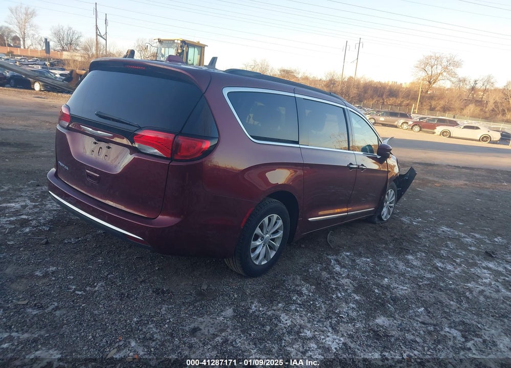 2017 CHRYSLER PACIFICA TOURING L VIN: 2C4RC1BG4HR797000