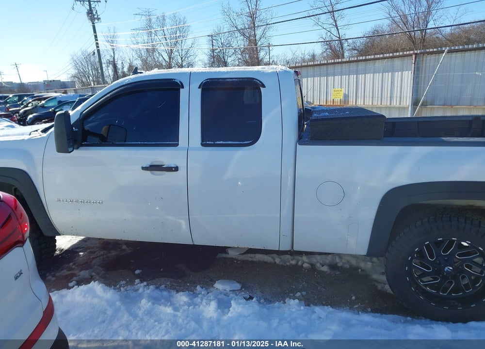 2010 CHEVROLET SILVERADO 1500 LT VIN: 1GCSKSE39AZ166421