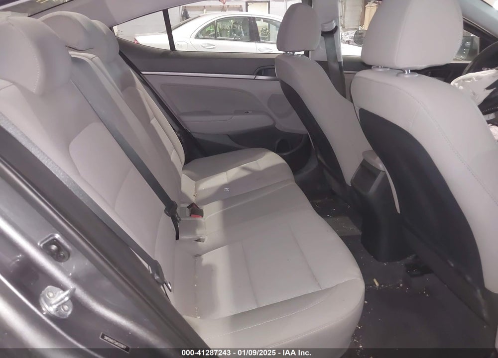 2018 HYUNDAI ELANTRA VIN: 5NPD84LF5JH333977