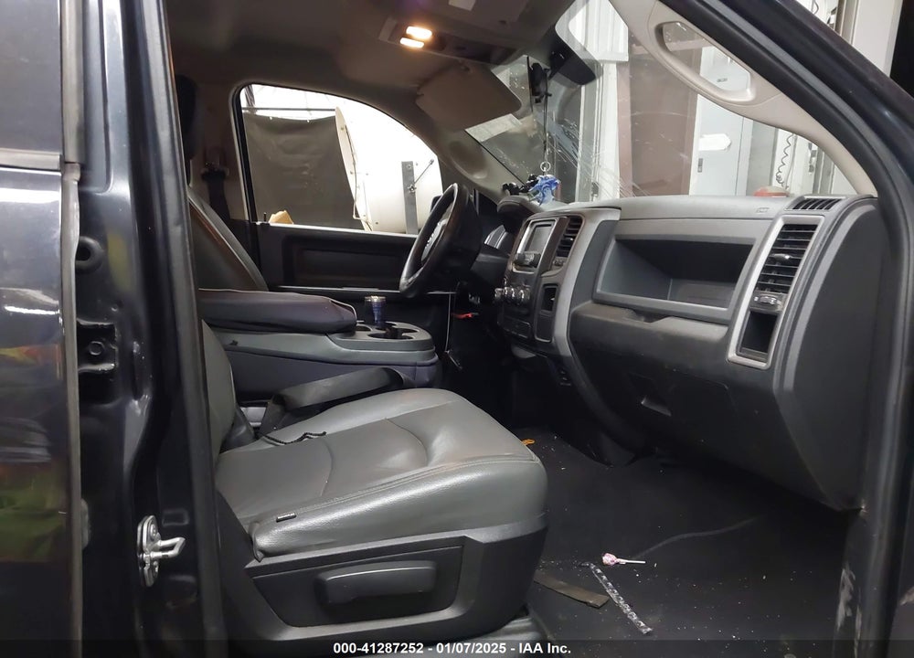 2017 RAM 1500 VIN: 1C6RR7FG3HS522316