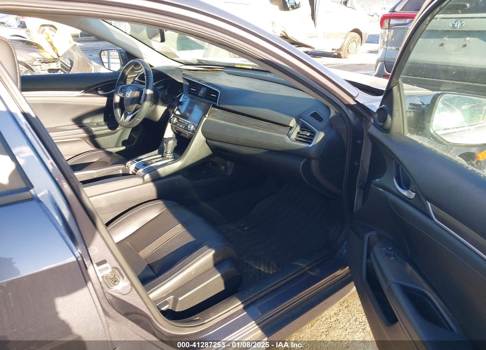 2019 HONDA CIVIC VIN: 19XFC1F77KE215638