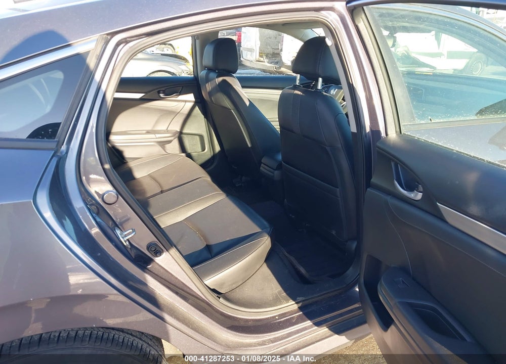 2019 HONDA CIVIC VIN: 19XFC1F77KE215638