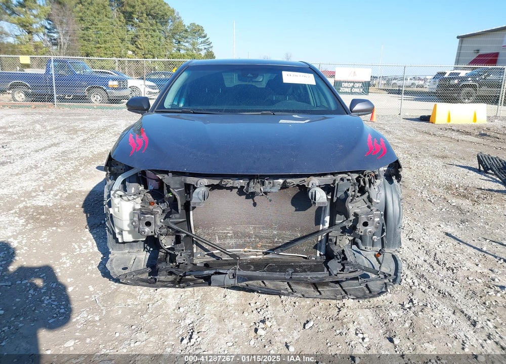 2019 TOYOTA CAMRY VIN: 4T1B11HK6KU725319