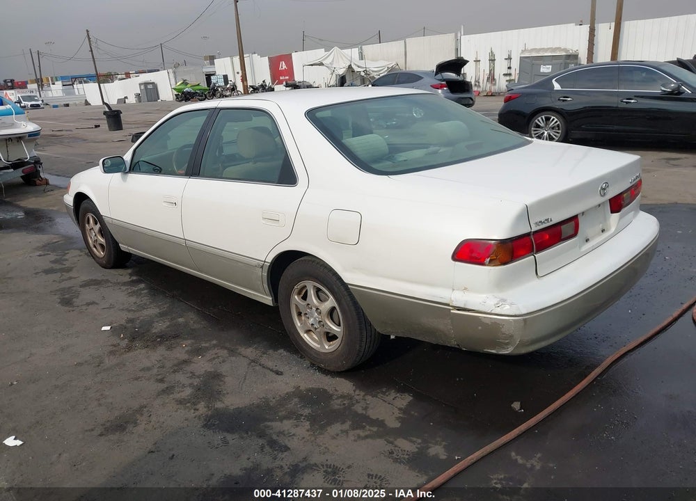 1999 TOYOTA CAMRY LE VIN: JT2BG22K7X0342580