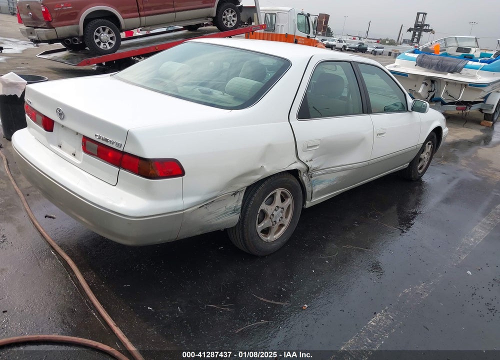 1999 TOYOTA CAMRY LE VIN: JT2BG22K7X0342580