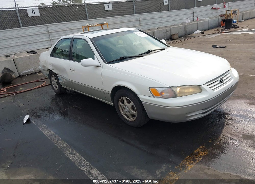 1999 TOYOTA CAMRY LE VIN: JT2BG22K7X0342580
