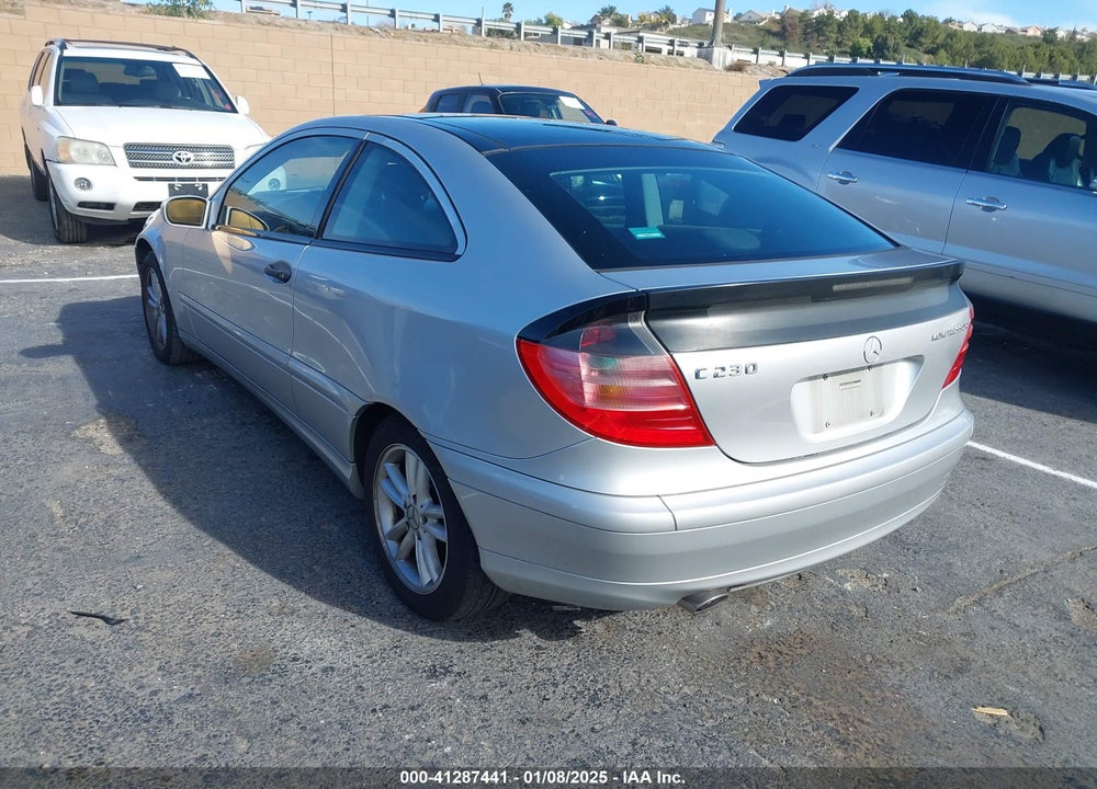 2002 MERCEDES-BENZ C 230 VIN: WDBRN47J62A268044