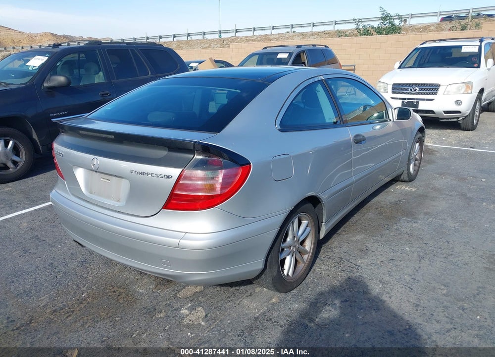 2002 MERCEDES-BENZ C 230 VIN: WDBRN47J62A268044