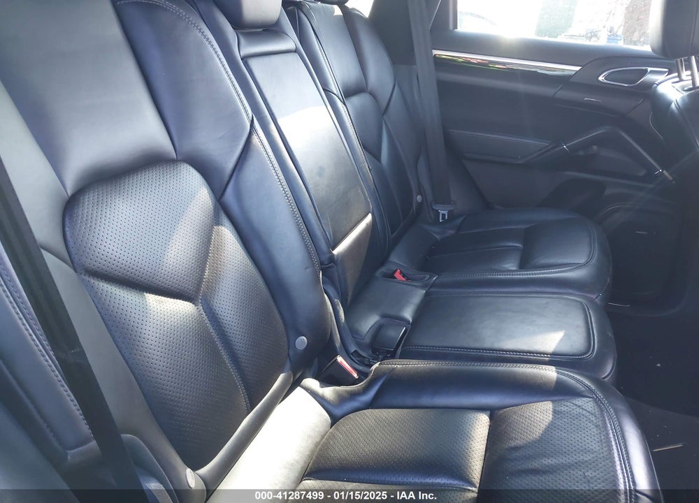 2016 PORSCHE CAYENNE VIN: WP1AA2A22GLA11439