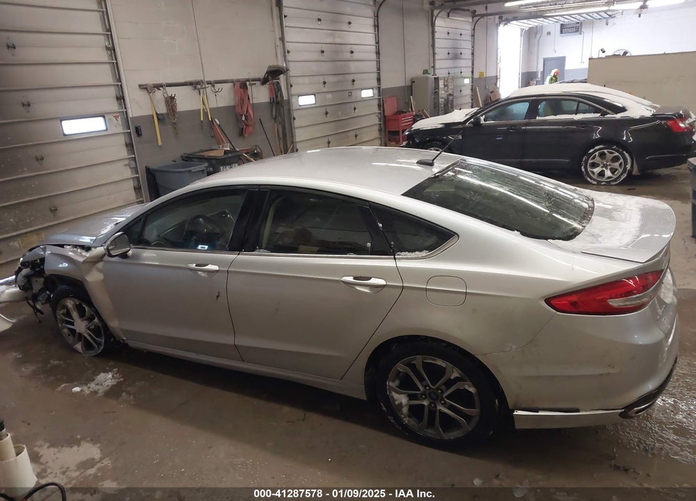 2017 FORD FUSION VIN: 3FA6P0T92HR230818