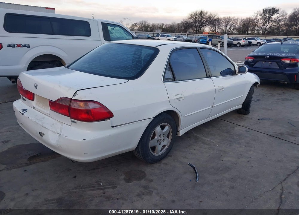 1999 HONDA ACCORD EX V6 VIN: 1HGCG1656XA026867