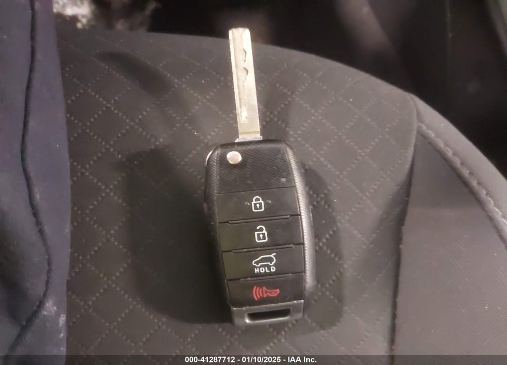 2017 KIA SORENTO 2.4L LX VIN: 5XYPGDA3XHG293955