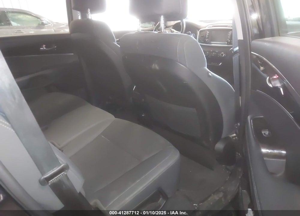2017 KIA SORENTO 2.4L LX VIN: 5XYPGDA3XHG293955